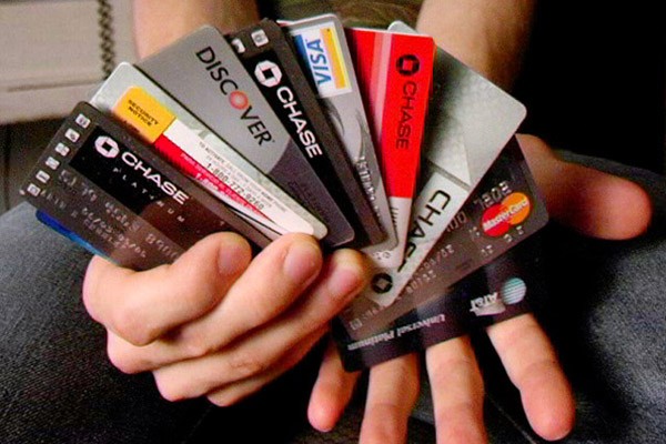 8 выгодных кредитных карт с бонусами - изображение